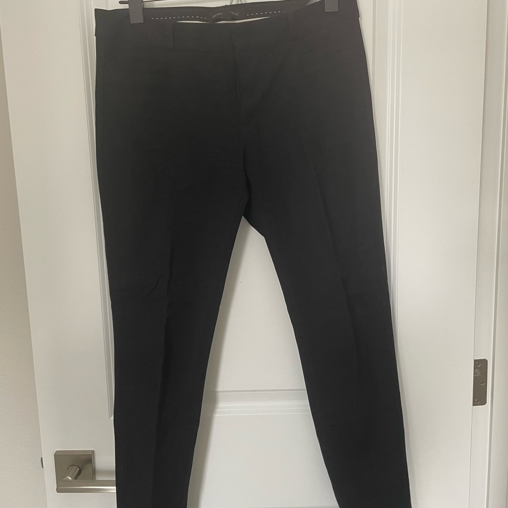Banana Republic Black Trousers Sleek Form-Fitting Design